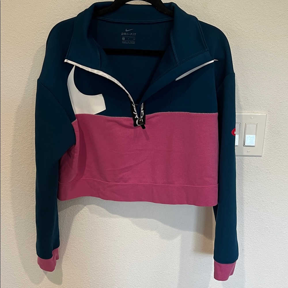 NIKE • women’s crop jacket
